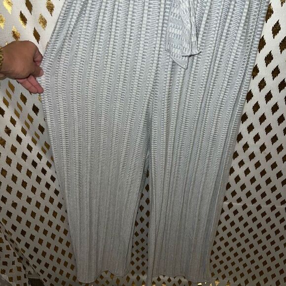 CAUTION TO THE WIND Gray Ribbed Tie-Front Jumpsuit size M - Picture 7 of 7